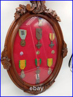 2.4/05/2025(ref24084) Cadre Militaire Avec Medailles Guerre 1939 1945 14/18