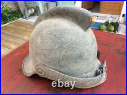A identifier casque en cuir no Casque à pointe, spikehelmet, pickelhaube