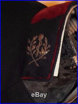 - Ancien uniforme de soldat médecin 1914 bien conservé à voir