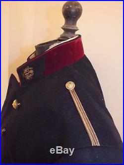 - Ancien uniforme de soldat médecin 1914 bien conservé à voir
