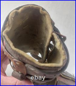 Ancienne prothèse de bras gauche, en cuir, bois et métal, WW1