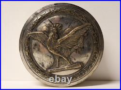 Ancienne trés belle Boîte historique 1ère guerre mondiale métal argenté Coq 1917