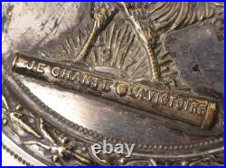 Ancienne trés belle Boîte historique 1ère guerre mondiale métal argenté Coq 1917