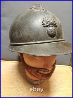 Beau casque Adrian modèle 1915 de l'Infanterie WW1 coiffe cuir du 1er type