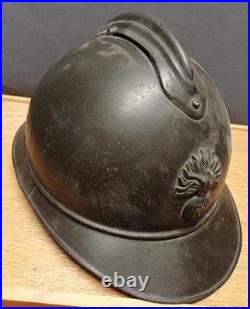 Beau casque Adrian modèle 1915 de l'Infanterie WW1 coiffe cuir du 1er type