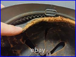 Beau casque Adrian modèle 1915 de l'Infanterie WW1 coiffe cuir du 1er type