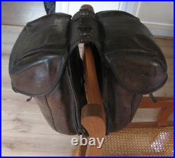 Bissac ou Fonte de cavalerie 19e Gendarmerie ou 14/18 en cuir belle patine