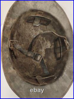 Casque Adrian ancien WW1 militaire, finition sombre, casque français 14-18