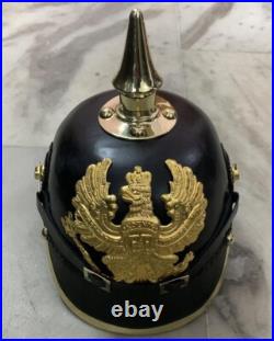 Casque Pickelhaube en cuir prussien militaria impérial allemand cadeau d'Hall