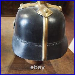 Casque à pointe d'officier spiked helmet pickelhaube WW1