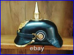 Casque impérial prussien allemand Pickelhaube vintage de la Première Guerre