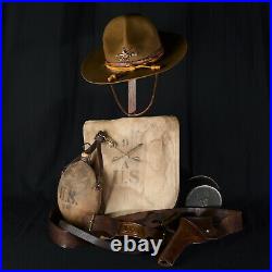 Exceptionnel Grouping Cavalerie US Army Pre WW1 Chapeau Selle Gourde. A Voir