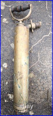 Haute pompe à main bronze 1916 vide cave utilisée tranchée poilu France WW1 1918