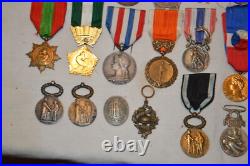 Lot De 33 Medailles Diverses Militaires Et Civiles-certaines Sans Ruban