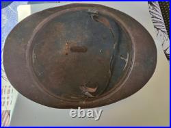 Lot WW1, Coque de casque+Plaque Visière Commémorative et Gourde