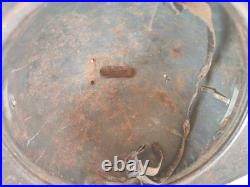 Lot WW1, Coque de casque+Plaque Visière Commémorative et Gourde
