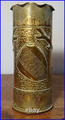 Lot de 5 douilles d'obus gravées et sculptées dans les tranchées de 14/18. TBE