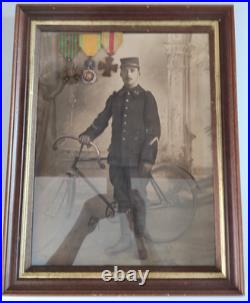 Poilu Verdun Cycliste Médailles Croix guerre 28 R I vélo Photo cadre