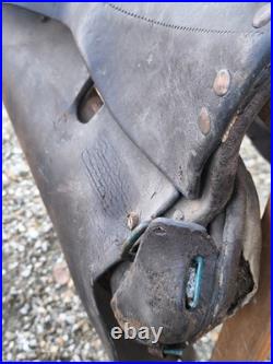 Selle 7 rivets à palette cuir fauve foncé harnachement cavalerie XIXe/ww1