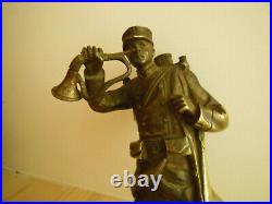 Statue soldat Sonneur de clairon en bronze manque le socle époque après 1918