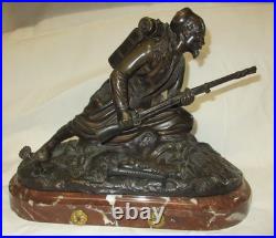 Superbe bronze sur socle Zouave en action, non signé. TBE belle patine