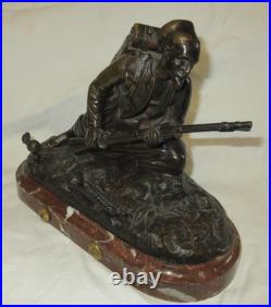 Superbe bronze sur socle Zouave en action, non signé. TBE belle patine