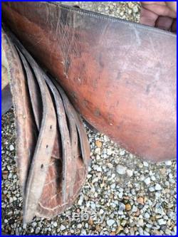 Superbe selle sangle cuir fauve fontes officier de cavalerie ww1 dessous feutre