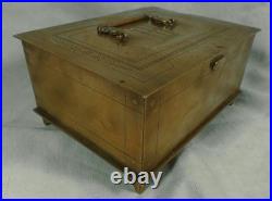Superbe travail de tranchée coffret avec initiales et dédicacé en juillet 1918