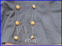 Une petite veste militaire Infanterie / ww1 / 1914-1918 / militaria