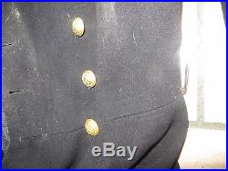 Veste, vareuse, tunique d' un Officier de Marine vers 1900. A voir